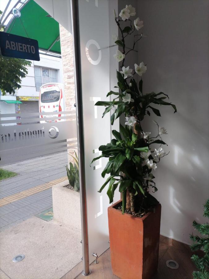 Hotel Media Luna Cúcuta Extérieur photo