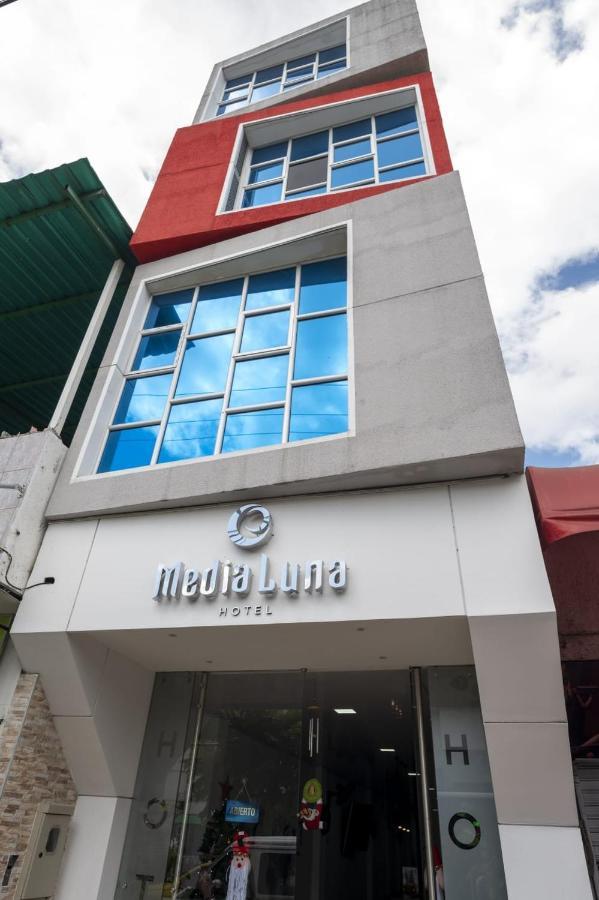 Hotel Media Luna Cúcuta Extérieur photo